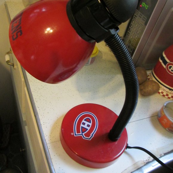 Montreal Canadiens Desk Lamp - Picture 2 of 8
